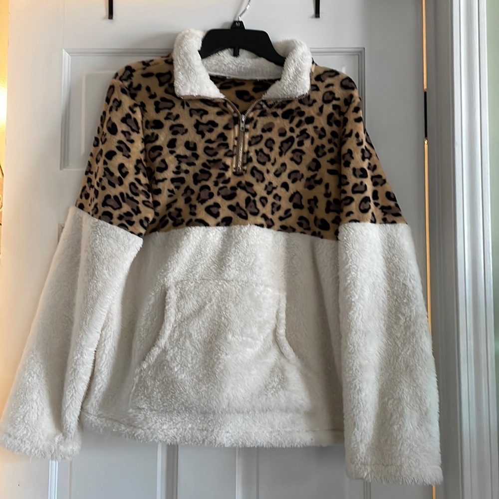 NWOT Leopard Sherpa 💙2 for $20 💙